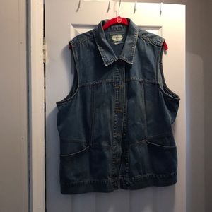 Women’s Plus Size Sleeveless Jean Jacket